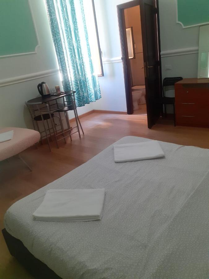 R.T. House'S Hostel โรม ภายนอก รูปภาพ